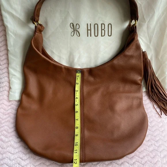 HOBO Gardner Saddle Tan Leather with Tassel - Picture 6 of 8